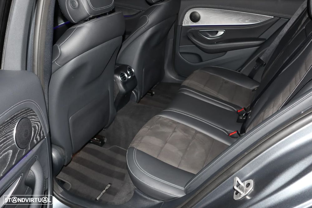 Mercedes-Benz E 300 e AMG Line - 10