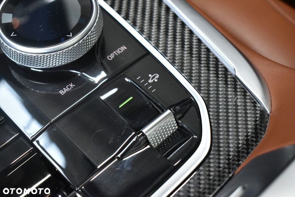 BMW X7 - 25