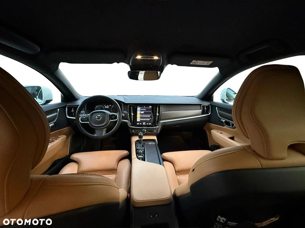 Volvo V90 D4 AWD Geartronic Momentum Pro - 8