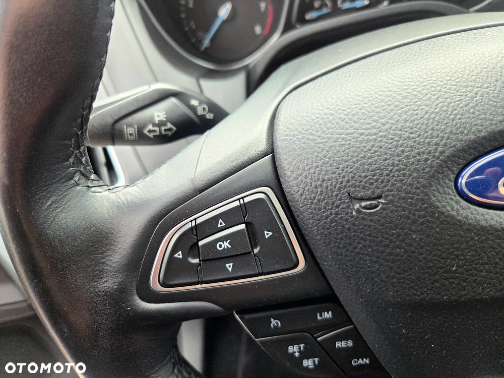 Ford Focus 1.0 EcoBoost Titanium - 11