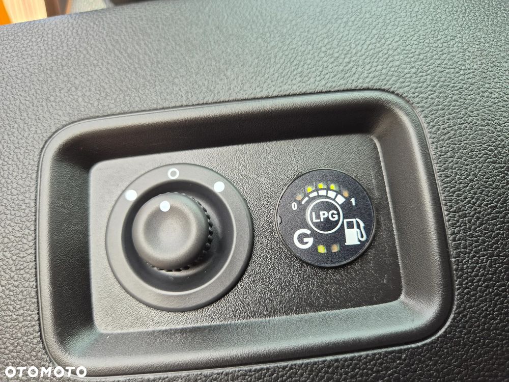 Dacia Duster 1.6 SCe Connected by Orange - 32