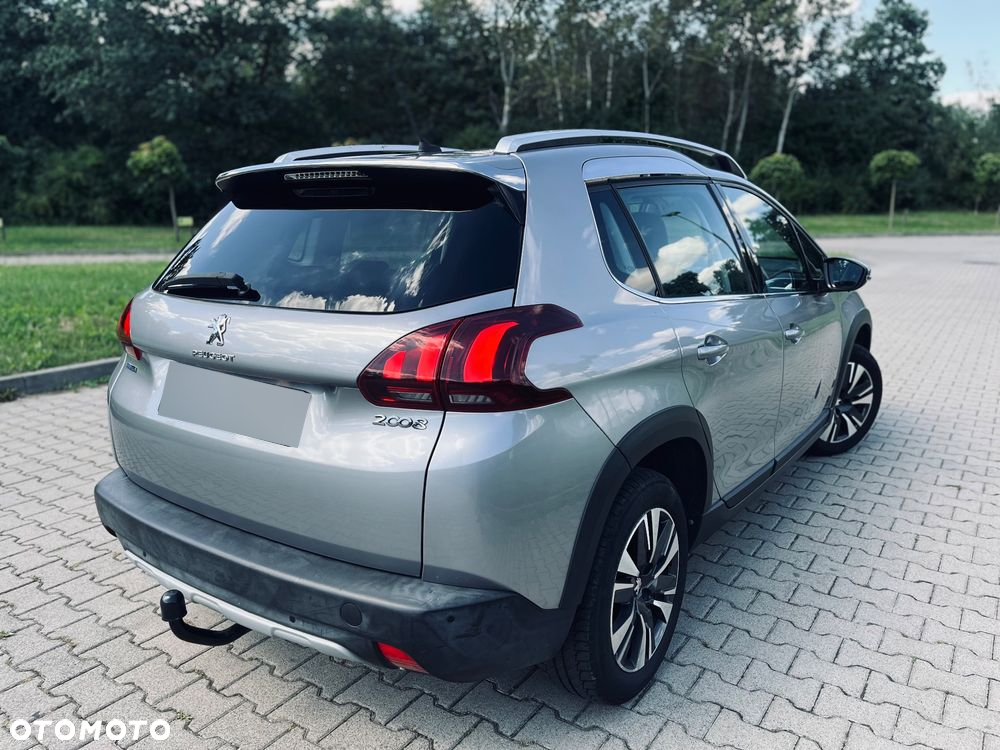 Peugeot 2008 - 8