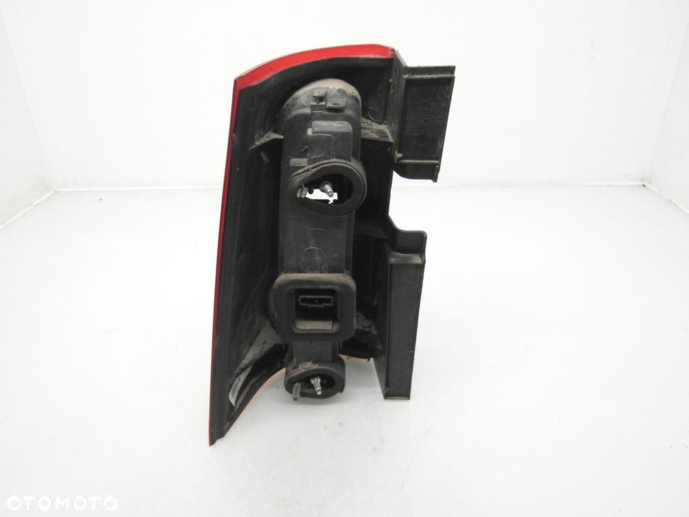 LAMPA PRAWA TYLNA DACIA LOGAN 62420912 8200864610 - 6