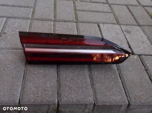 LAMPA TYLNA LEWA W KLAPĘ ECE EUROPA BMW G60 G61 - 1