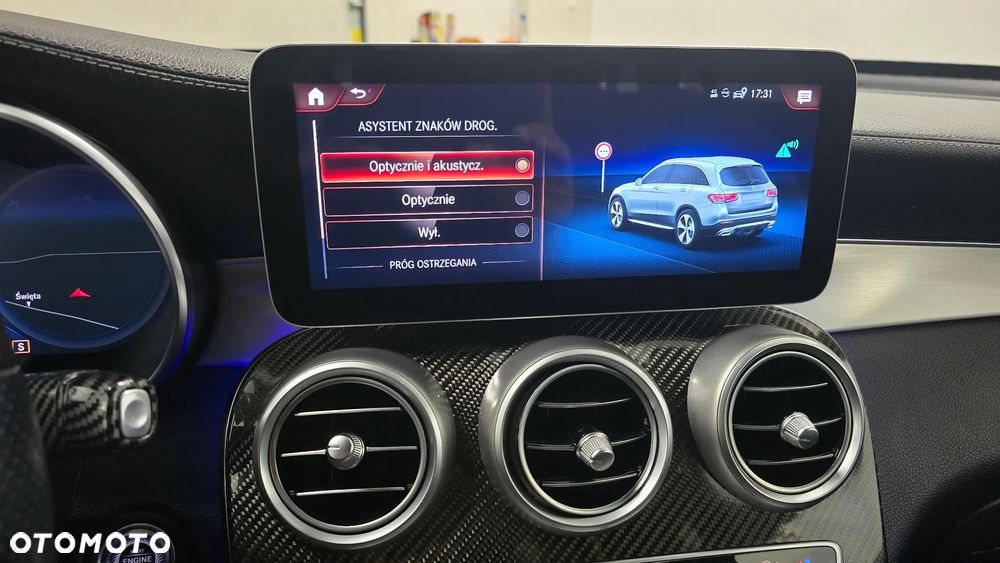 Mercedes-Benz GLC 220 d 4Matic 9G-TRONIC AMG Line Plus - 25