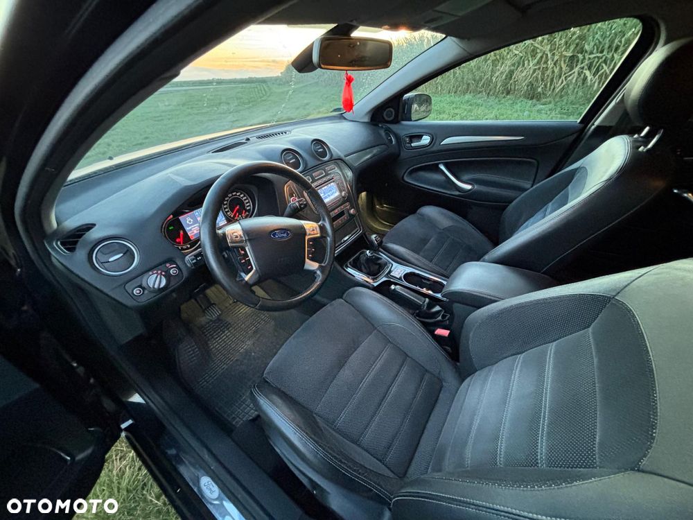 Ford Mondeo 2.2 TDCi Black Magic - 10