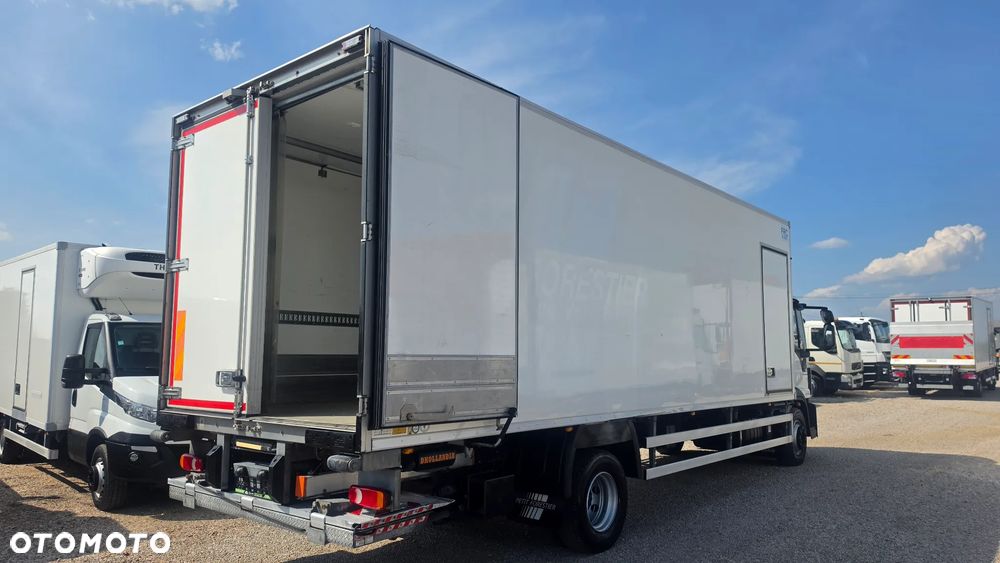 Iveco Eurocargo 160e25  Chłodnia 18epal  Winda  carrier1150 supra - 6