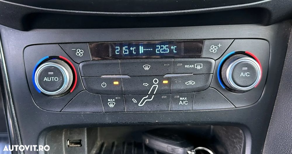 Ford Focus - 13