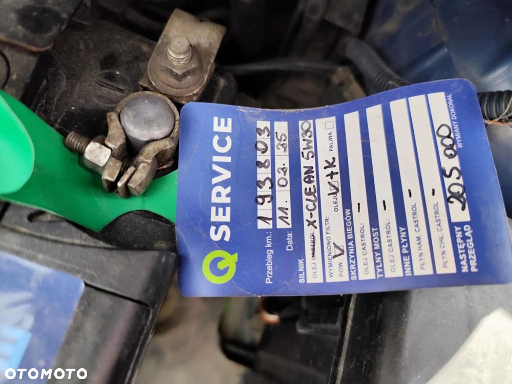 Toyota Yaris 1.3 - 9