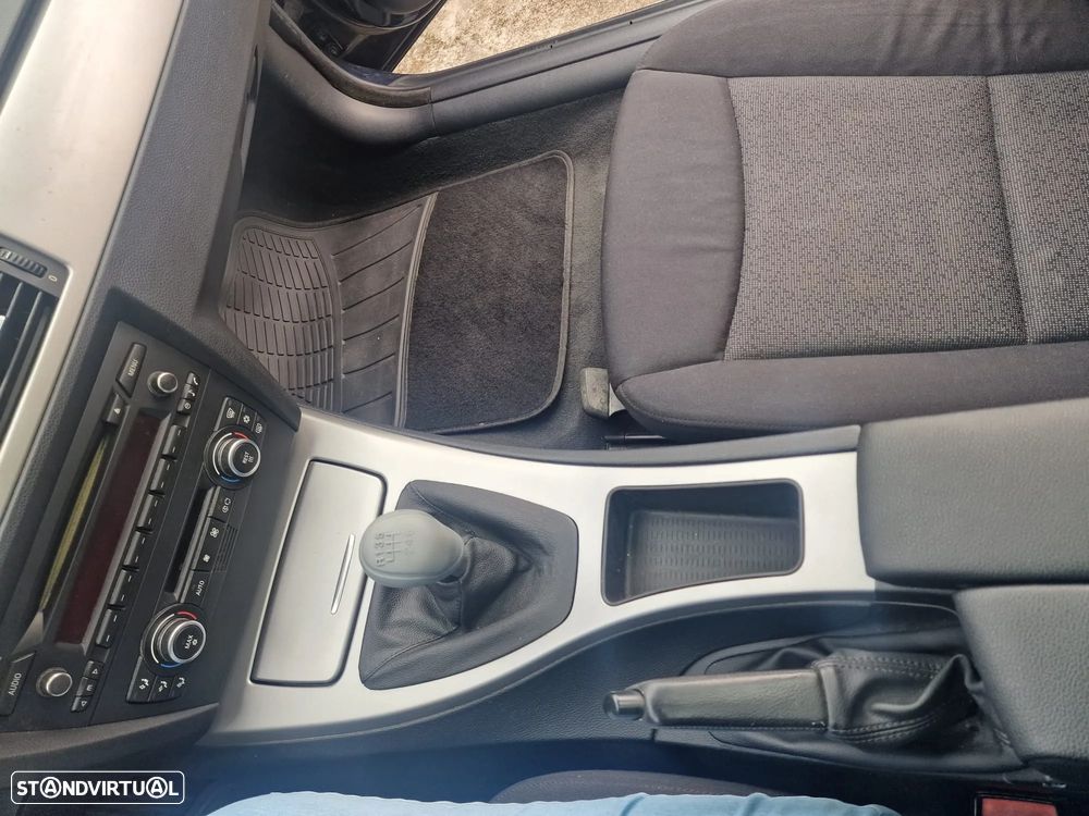 BMW 318 d Dynamic - 7