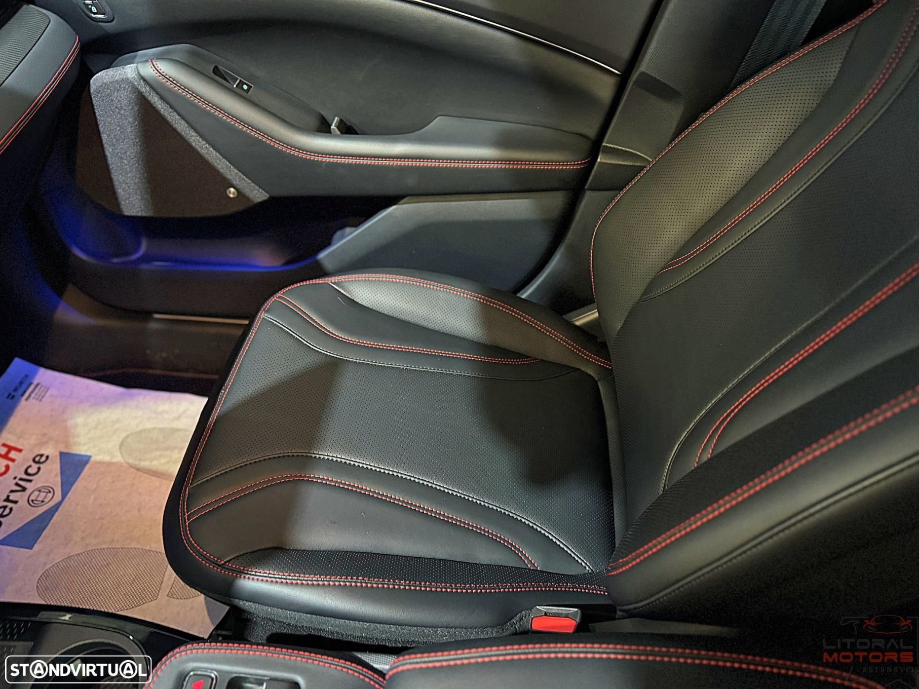 Ford Mustang Mach-E Premium AWD - 22