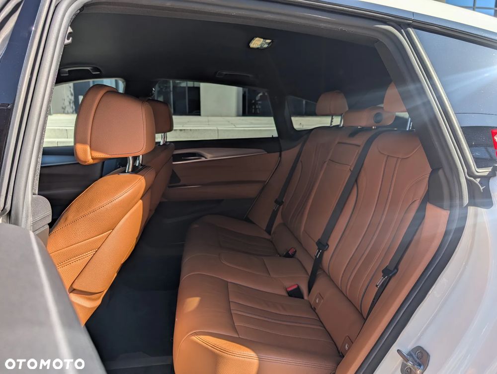 BMW 6GT 630i Luxury Line - 14