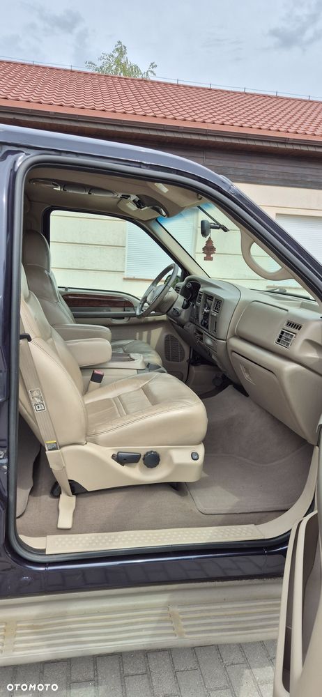 Ford Excursion - 6