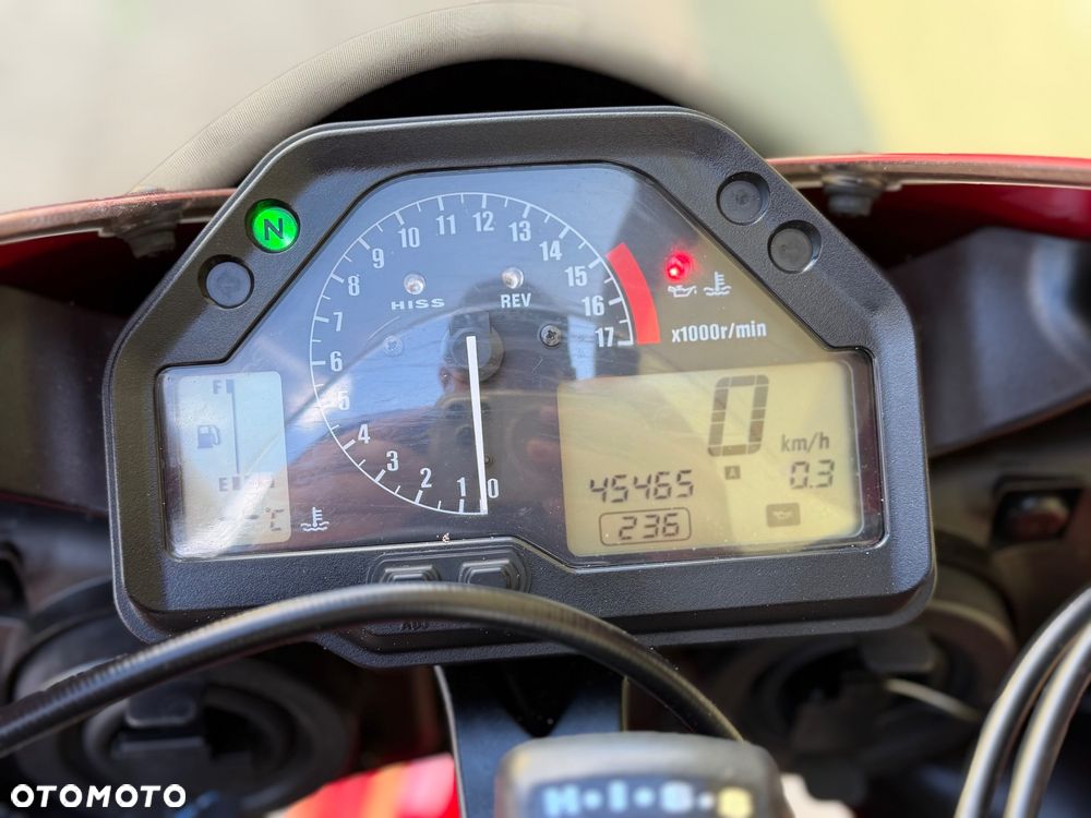Honda CBR - 37