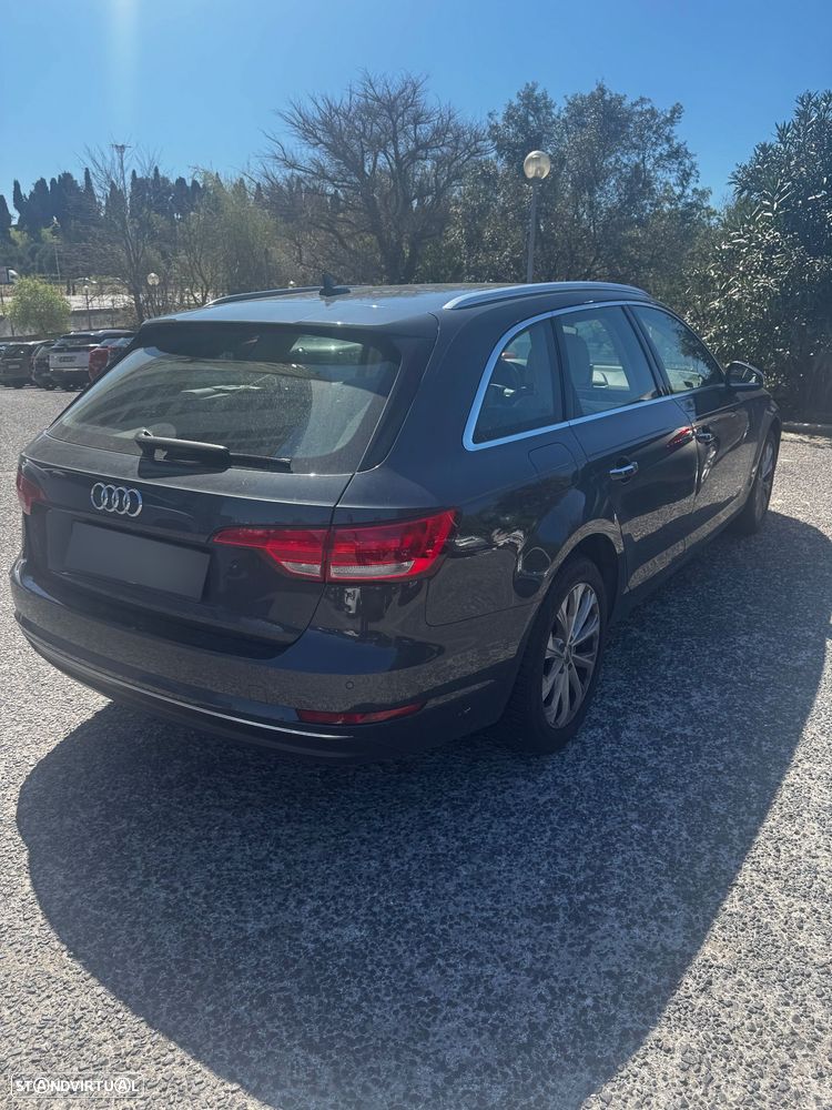 Audi A4 Avant 2.0 TDI Design - 5