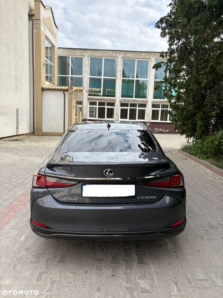 Lexus ES 300h F Sport Edition - 6