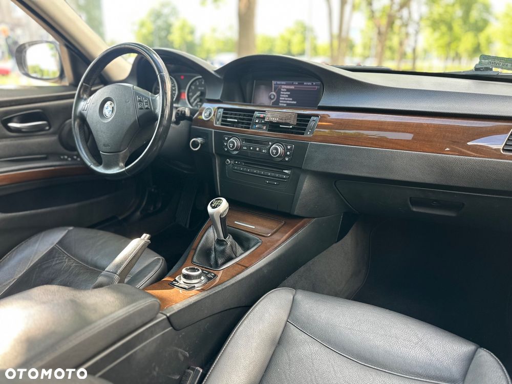 BMW Seria 3 325i - 10