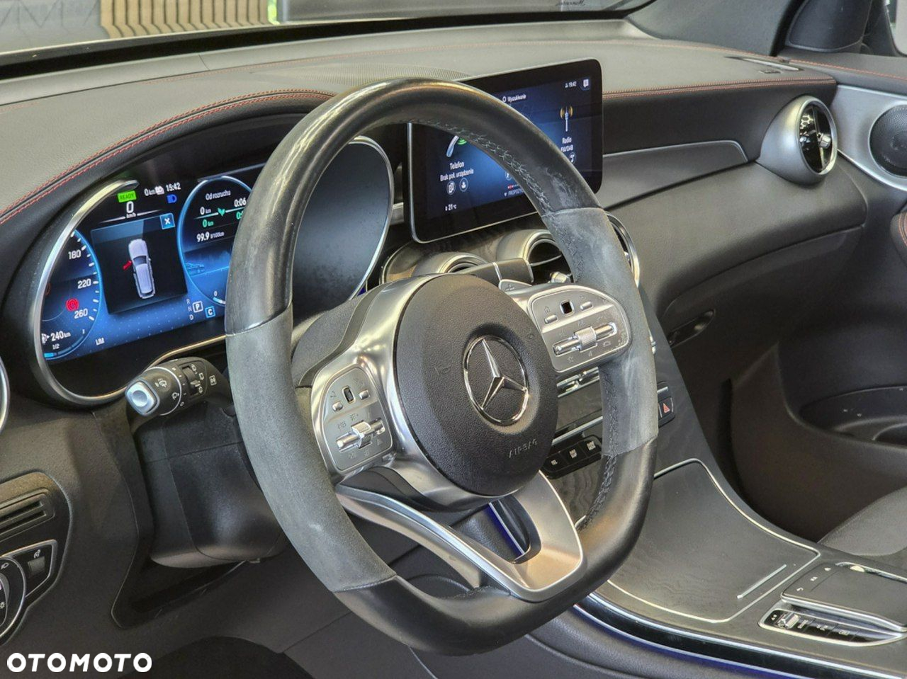 Mercedes-Benz GLC - 23