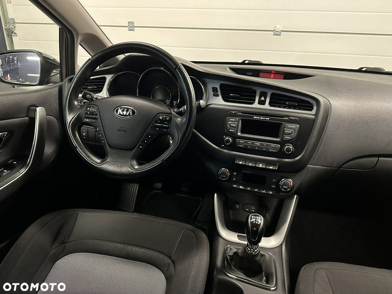 Kia Ceed - 8