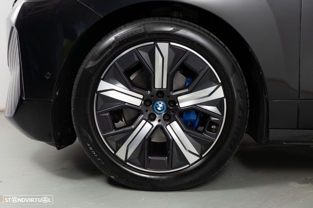 BMW iX xDrive 40 Pack Desportivo - 23