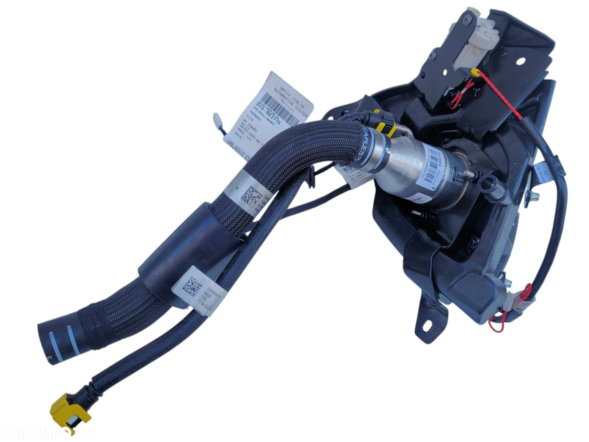 Ferrari 296 SF90 - wlew paliwa, Capless Fuel Filler Neck, metal PHEV - 3