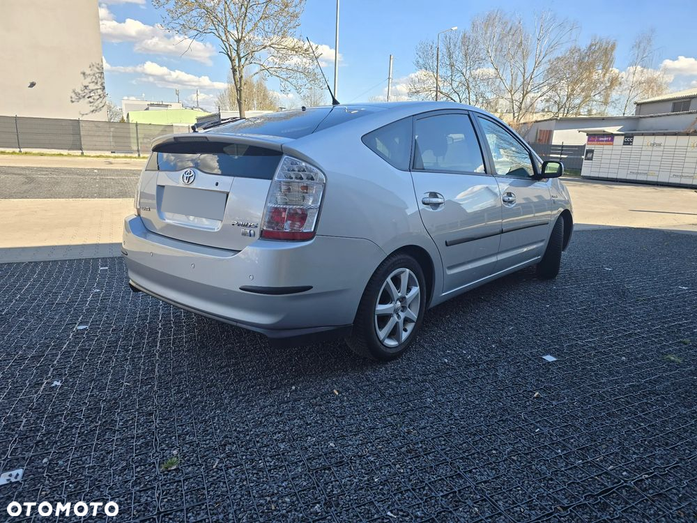 Toyota Prius 1.5 VVT-i Sol (nav) - 3
