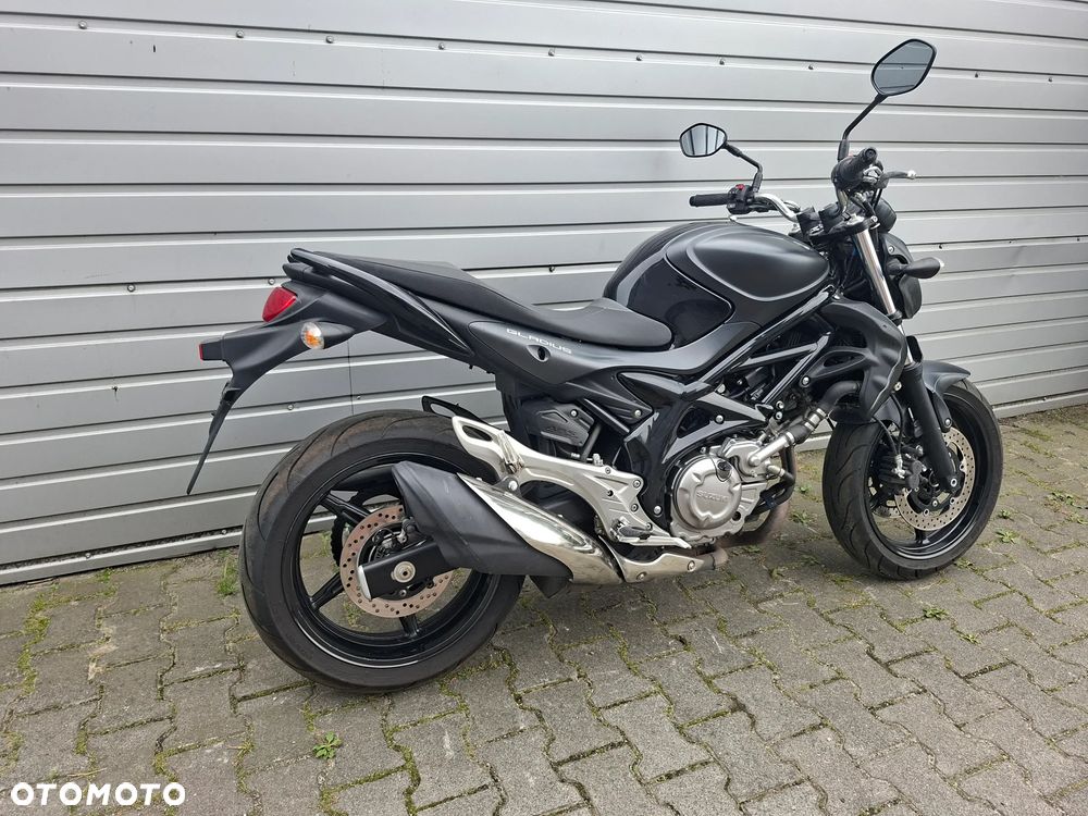Suzuki Gladius - 7