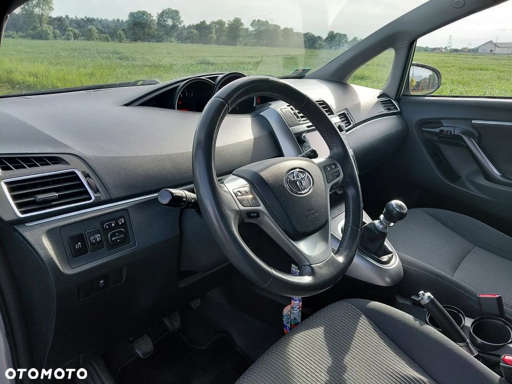 Toyota Verso 2.0 D-4D Premium - 3