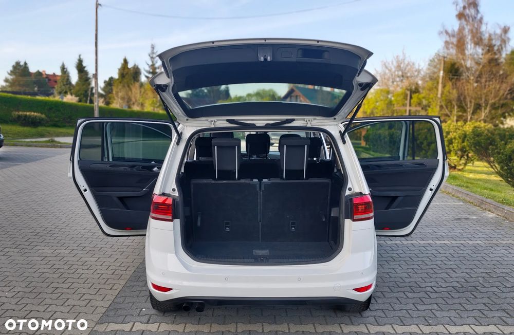 Volkswagen Touran - 21