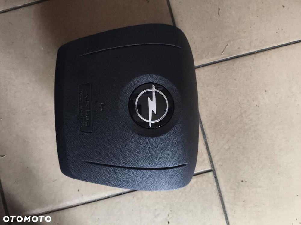 PODUSZKA KIEROWCY AIRBAG OPEL VIVARO 2024 ROK