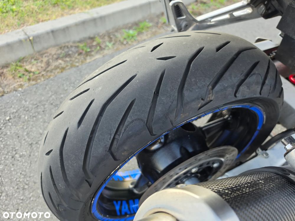 Yamaha FZS - 17