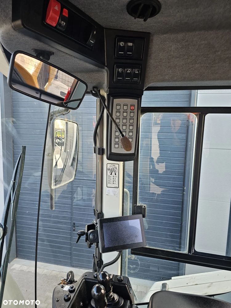 Liebherr L586 XPOWER 2020r - 13