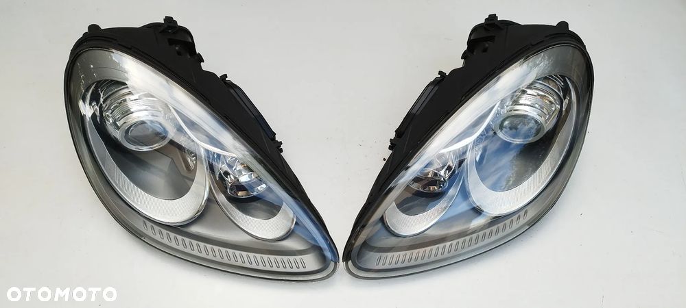 Porsche Cayenne 958 2010-2014 Bi Xenon Skrętny Komplet Oryginał