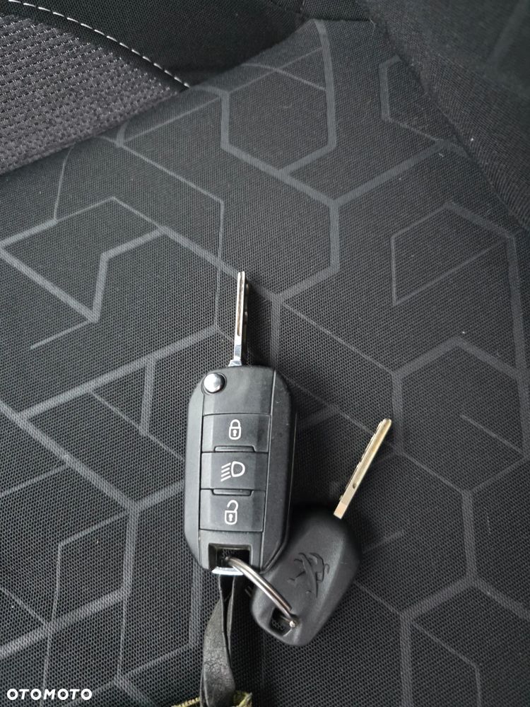 Peugeot 2008 PureTech 110 Style - 32