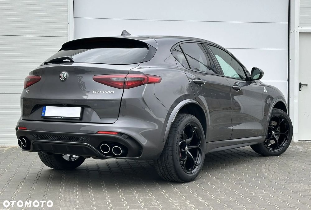 Alfa Romeo Stelvio 2.9 V6 Bi-Turbo Quadrifoglio Q4 - 4