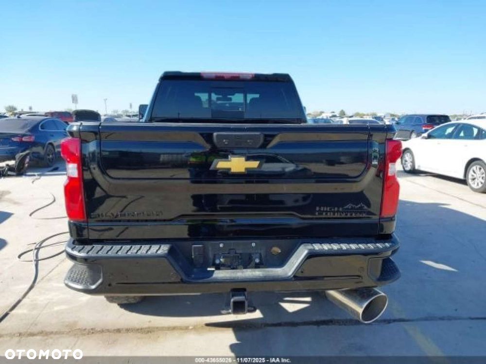 Chevrolet Silverado - 6