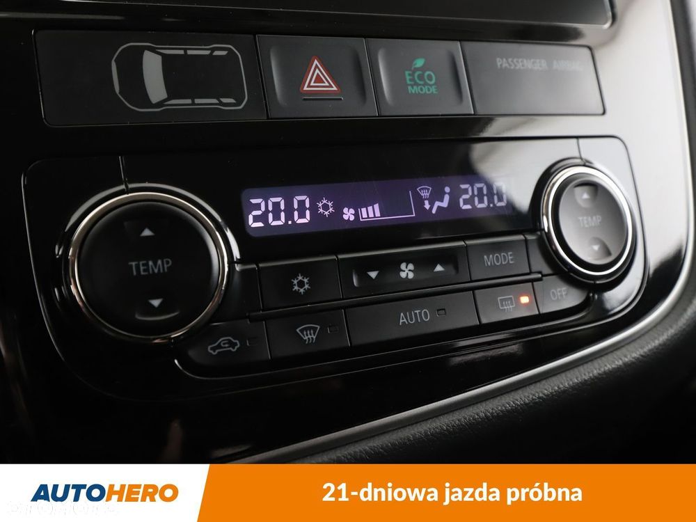 Mitsubishi Outlander - 23