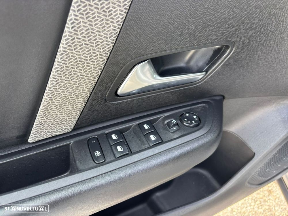 Citroën C4 1.2 PureTech Shine Pack EAT8 - 17