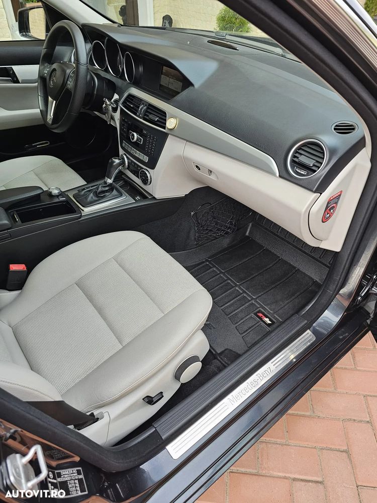 Mercedes-Benz C - 8