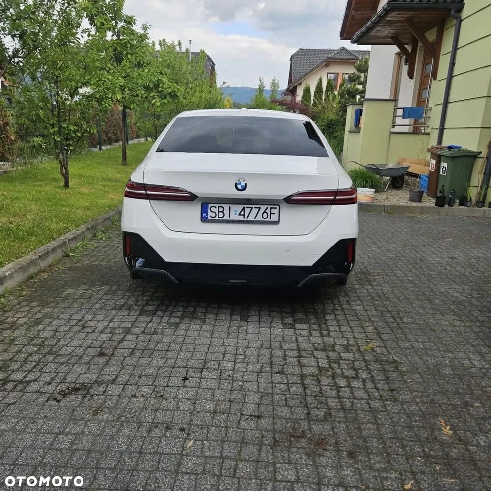 BMW Seria 5 520i mHEV M Sport - 8