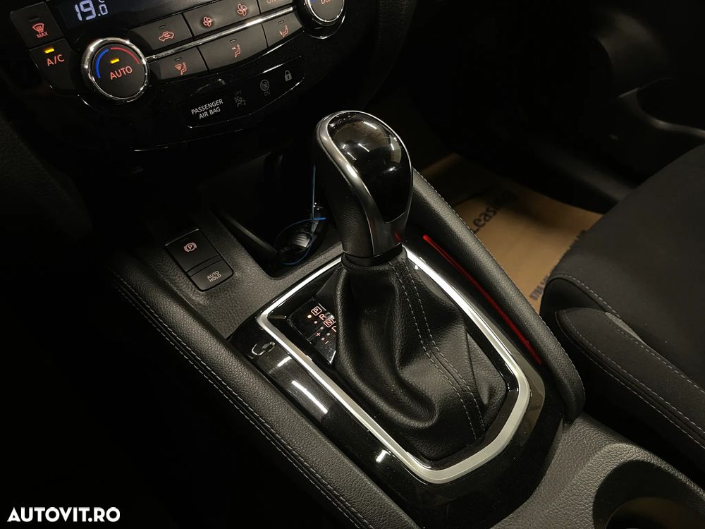 Nissan Qashqai 1.5 DCI DCT N-CONNECTA - 23