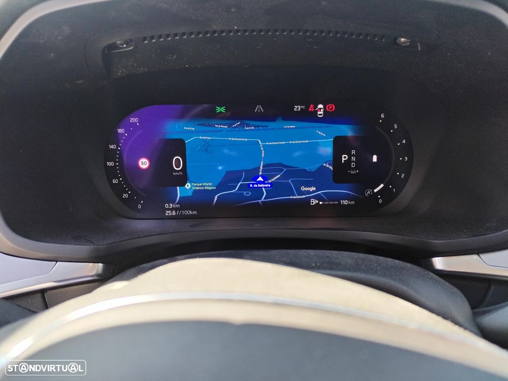 Volvo V60 2.0 B4 Essential Auto - 11