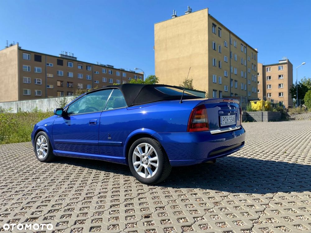 Opel Astra 1.6 Sportive - 11