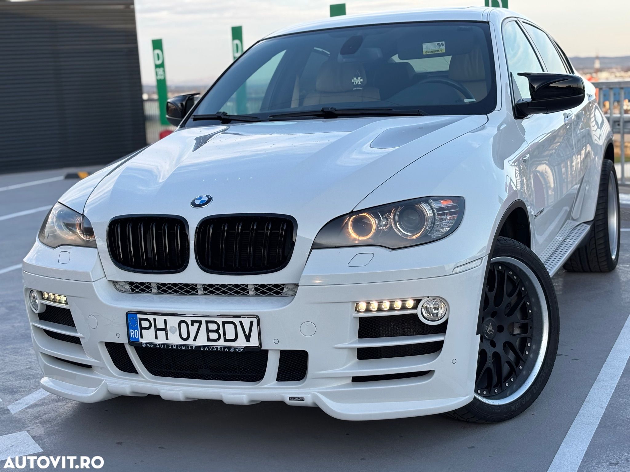 BMW X6 xDrive50i - 1