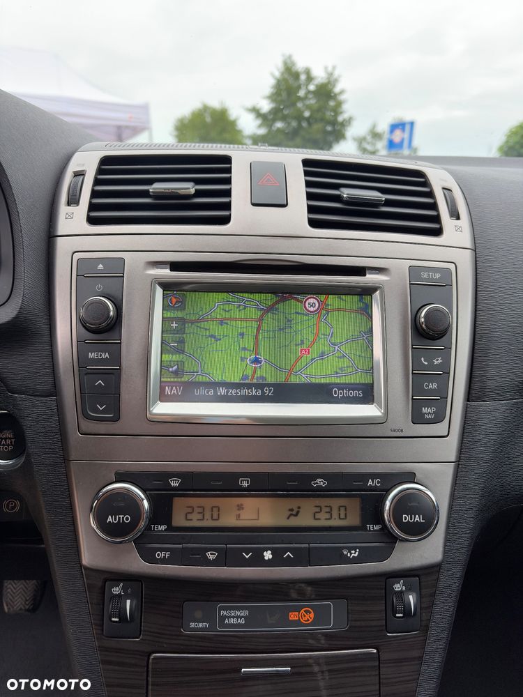 Toyota Avensis 2.0 D-4D Premium - 8