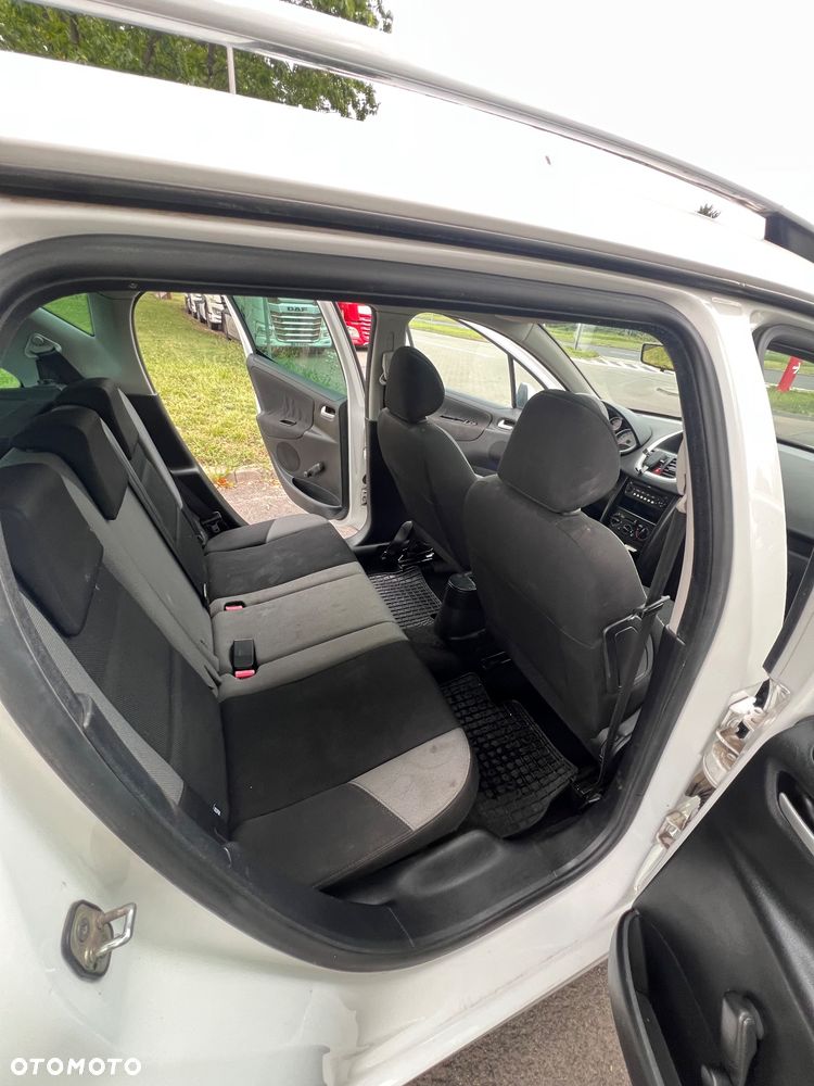 Peugeot 207 - 17