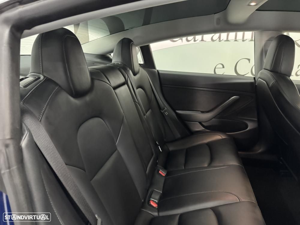 Tesla Model 3 Long-Range Dual Motor AWD - 38