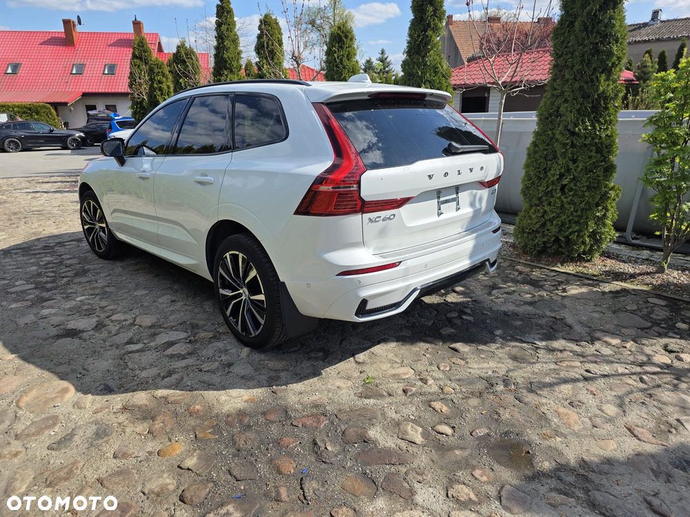 Volvo XC 60 B6 B AWD Momentum Pro - 4