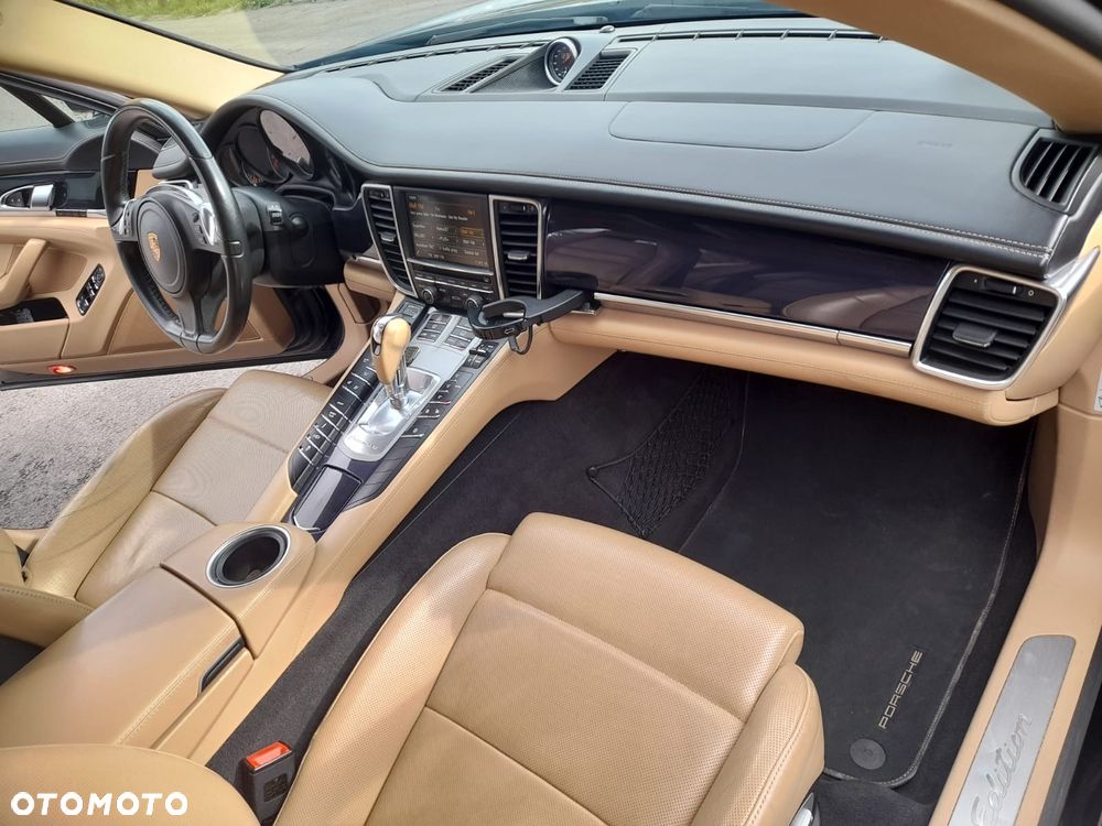 Porsche Panamera 4 - 9