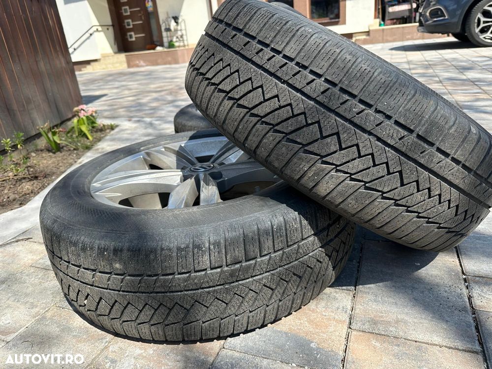 Volkswagen Tiguan - 25